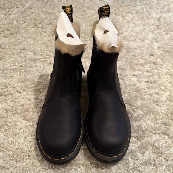 Dr. Martens 2976 Leonore Faux Fur Lined Chelsea Boots in Black Size 5 Sherpa - Picture 6 of 10